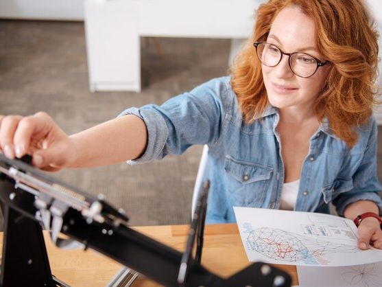 Analiza trendów naukowych w europejskich branżach technologicznych: kierunki innowacji do 2045 roku